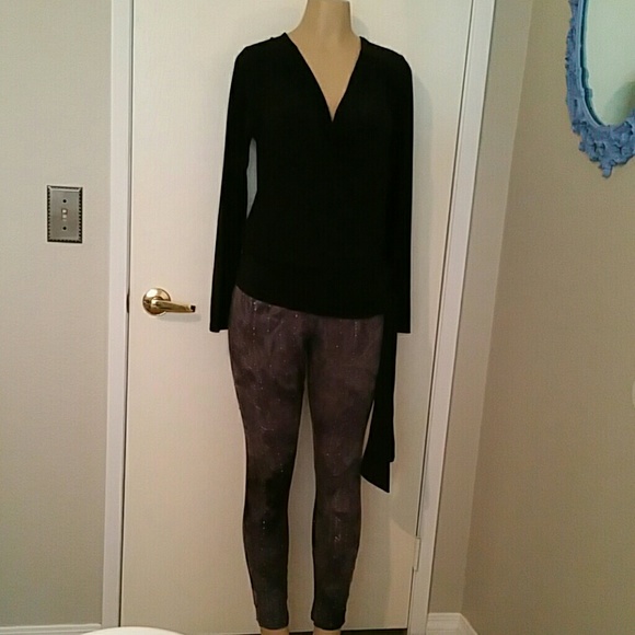 NWOT Beautiful leggings from Venus - Picture 6 of 6